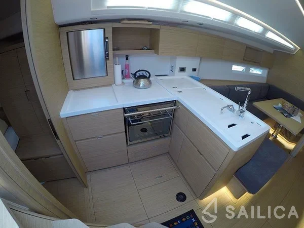 Grand Soleil 44 - Yacht Charter Sailica