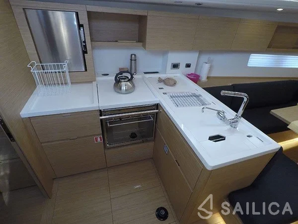 Grand Soleil 44 - Yacht Charter Sailica
