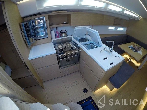 Grand Soleil 44 - Yacht Charter Sailica