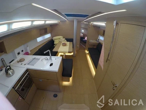Grand Soleil 44 - Yacht Charter Sailica