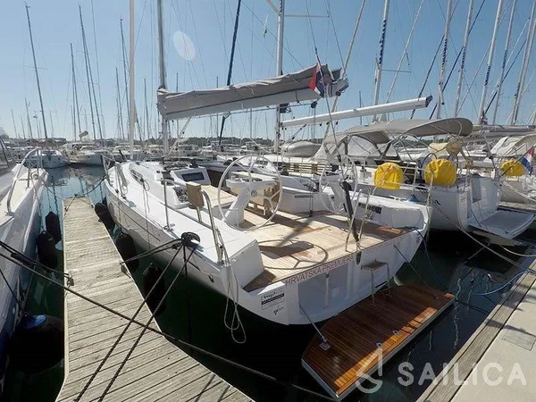 Grand Soleil 44 - Yacht Charter Sailica