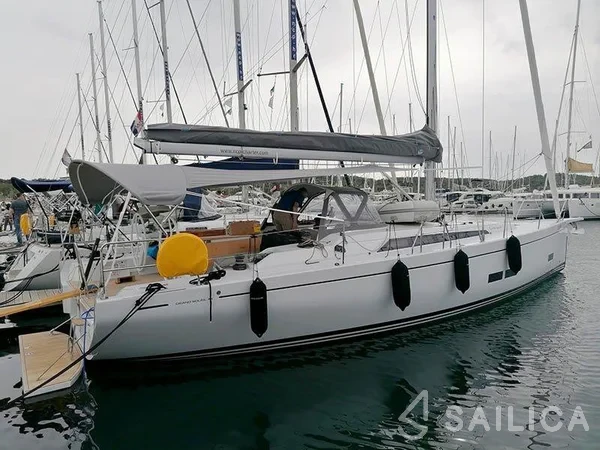 Grand Soleil 44 - Yacht Charter Sailica