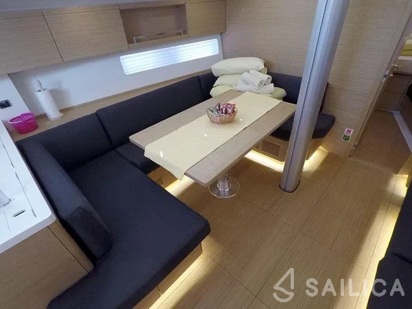 Grand Soleil 44 - Yacht Charter Sailica