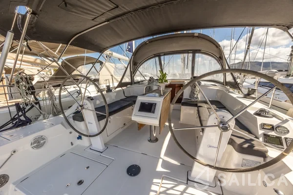 Bavaria C42 - Yacht Charter Sailica