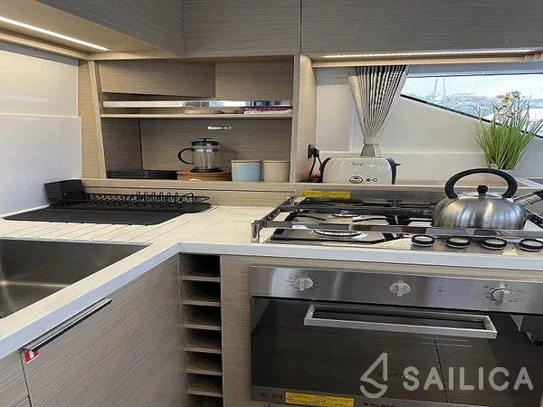 Lagoon 51 - Yacht Charter Sailica