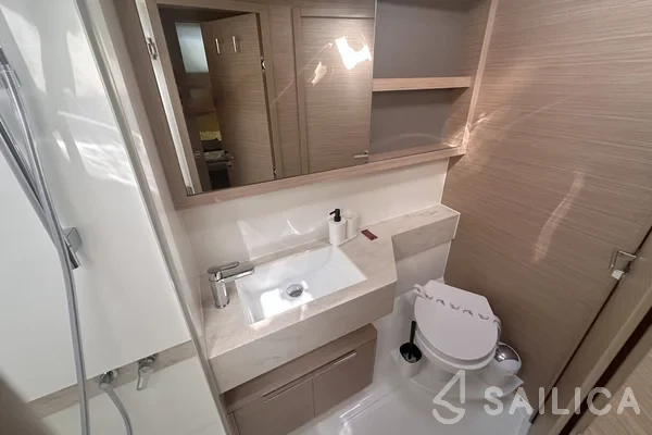 Lagoon 51 - Yacht Charter Sailica