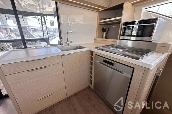 Lagoon 51 - Yacht Charter Sailica