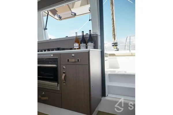 Bali 4.2 - Yacht Charter Sailica