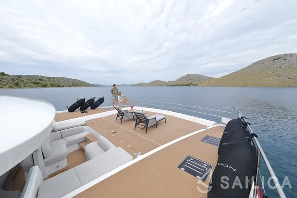 Lagoon Sixty 7 - Yacht Charter Sailica