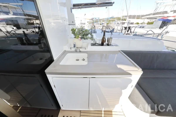 Lagoon 51 - Yacht Charter Sailica