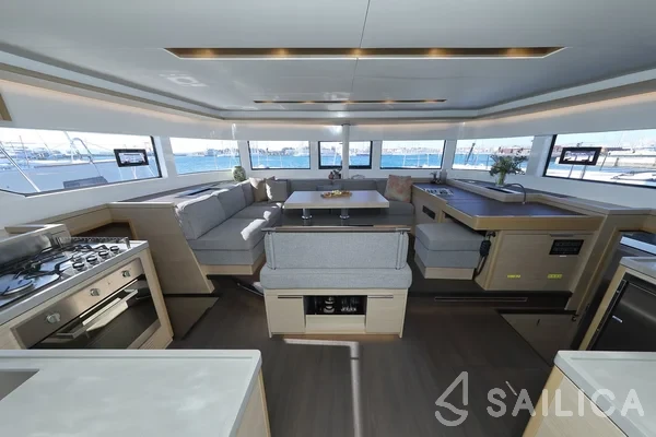 Lagoon 51 - Yacht Charter Sailica