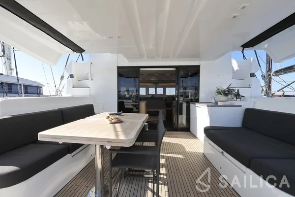 Lagoon 51 - Yacht Charter Sailica