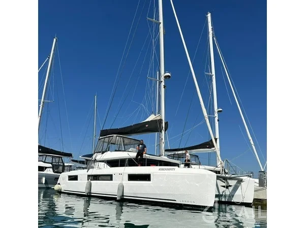 Lagoon 51 - Yacht Charter Sailica