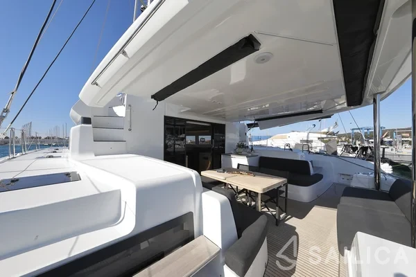 Lagoon 51 - Yacht Charter Sailica