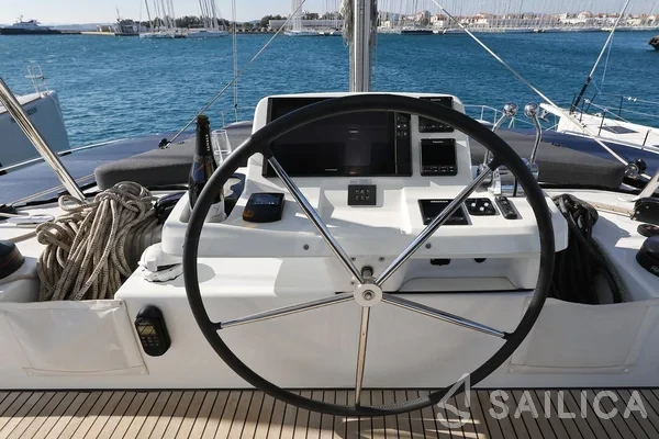 Lagoon 51 - Yacht Charter Sailica