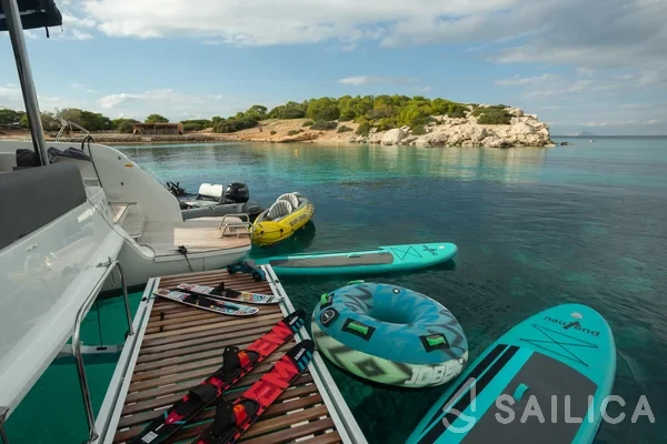 Lagoon 51 - Yacht Charter Sailica