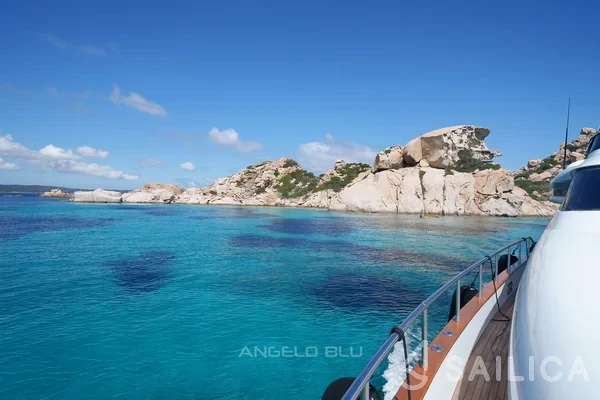 Maiora 20S - Yacht Charter Sailica