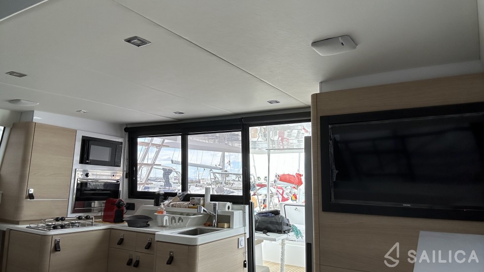 Aventura 37 - Yacht Charter Sailica