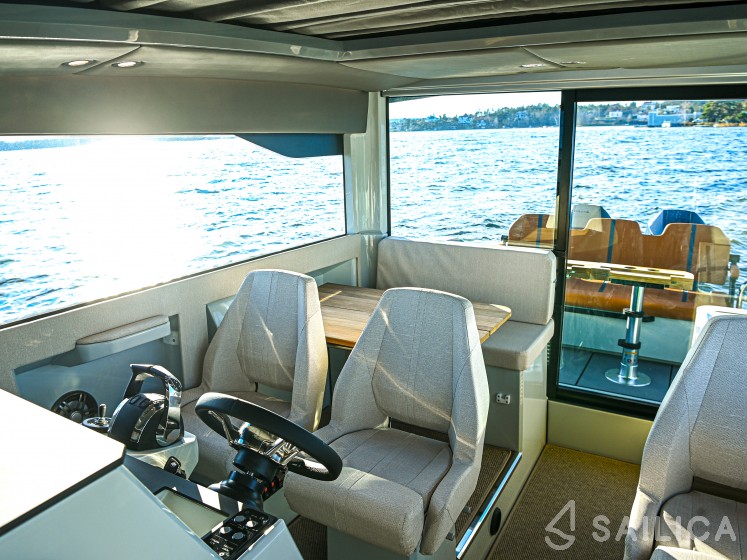 Saxdor 320 GTC - Yacht Charter Sailica