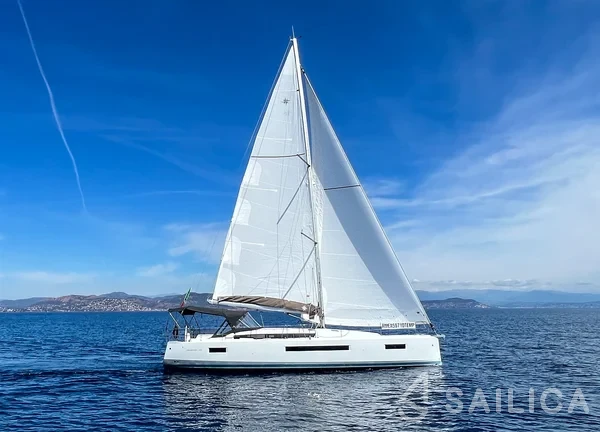Sun Odyssey 490 - Yacht Charter Sailica