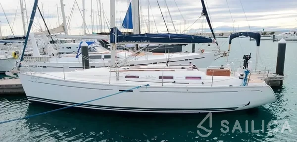 Dufour 385 GL - Yacht Charter Sailica