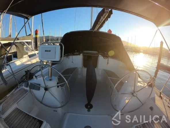 Dufour 385 GL - Yacht Charter Sailica