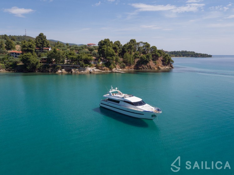 San Lorenzo SL 82 - Yacht Charter Sailica