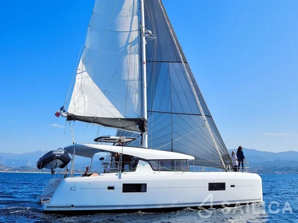 Lagoon 42 - Yacht Charter Sailica
