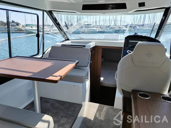 Merry Fisher 895 - Yacht Charter Sailica