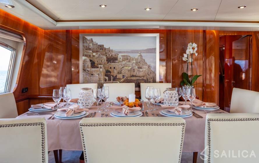 Falcon 86 - Yacht Charter Sailica
