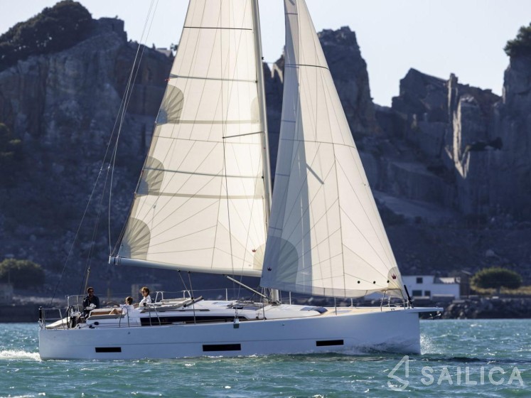 Dufour 390 - Yacht Charter Sailica