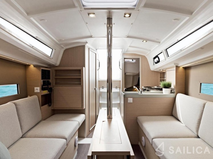 Oceanis 30.1 - Yacht Charter Sailica