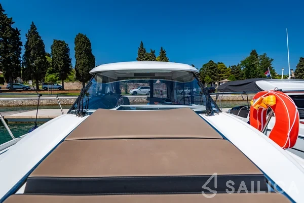 Merry Fisher 895 - Yacht Charter Sailica