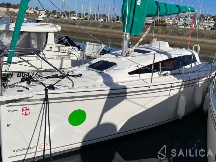 Maxus 26 Standard - Yacht Charter Sailica