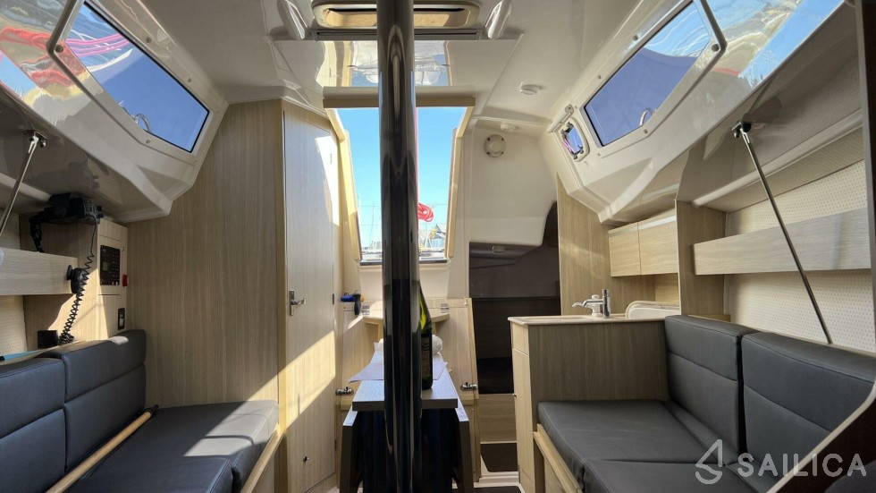 Maxus 26 Standard - Yacht Charter Sailica
