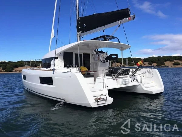 Lagoon 40 - Yacht Charter Sailica