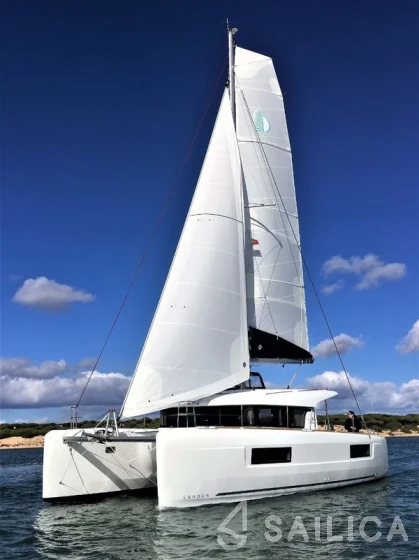Lagoon 40 - Yacht Charter Sailica