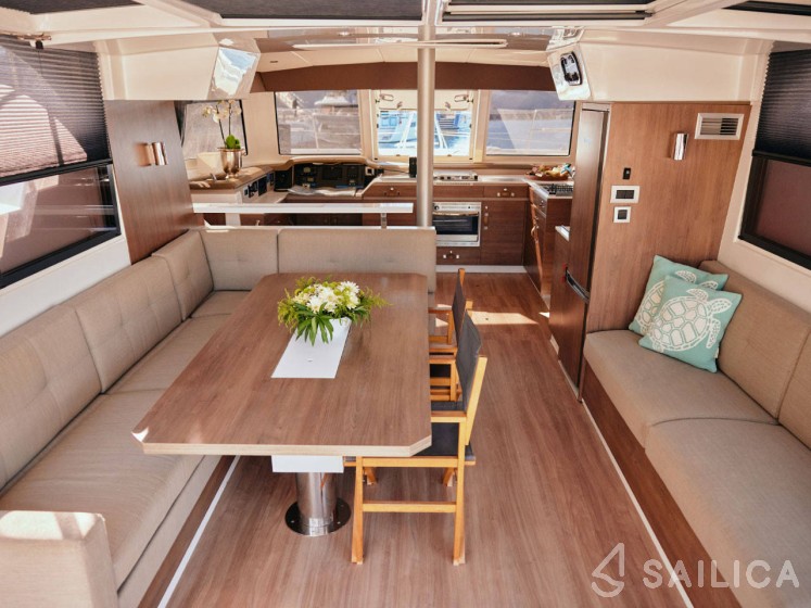 Bali Catspace - Yacht Charter Sailica