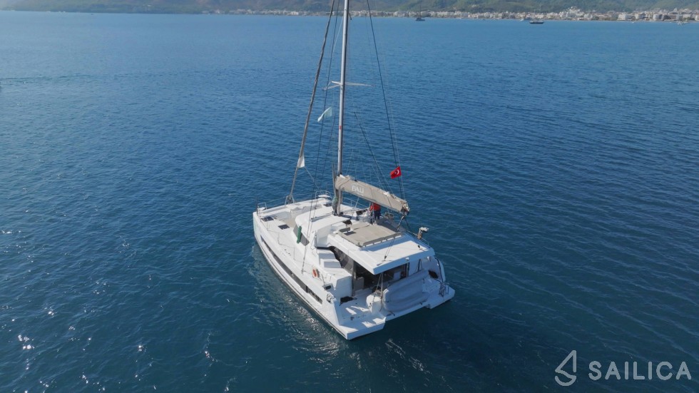 Bali Catspace - Yacht Charter Sailica
