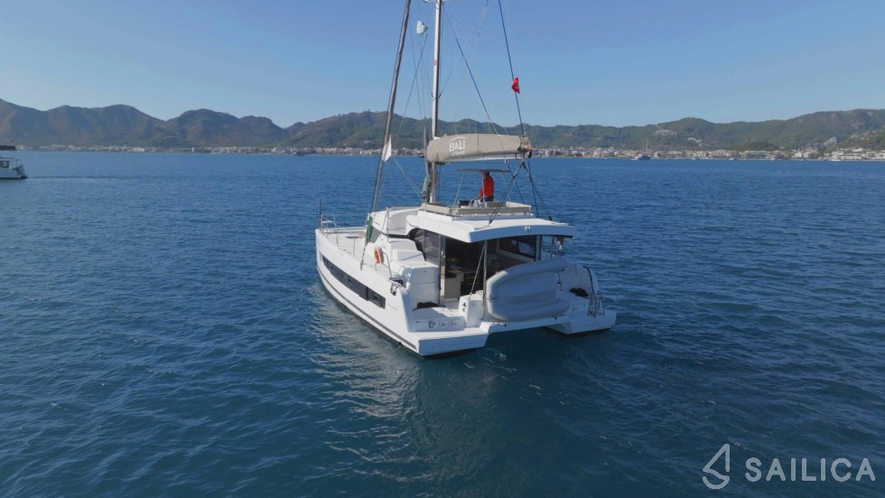 Bali Catspace - Yacht Charter Sailica