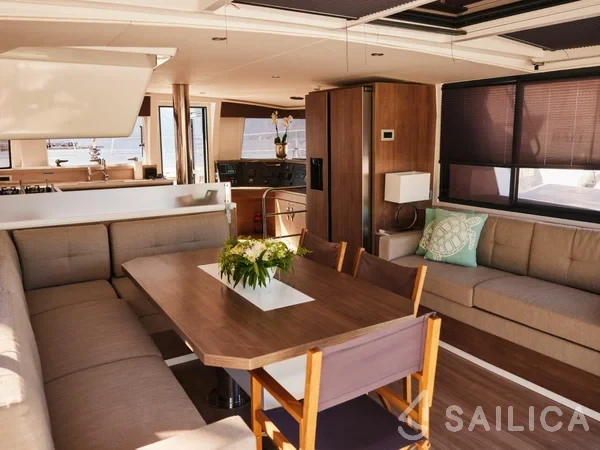 Bali 4.4 - Yacht Charter Sailica