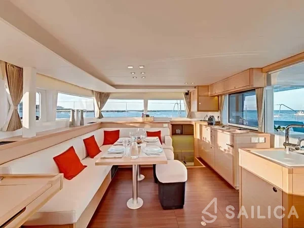 Lagoon 450 - Yacht Charter Sailica