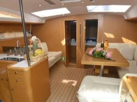 Jeanneau 53 - Yacht Charter Sailica