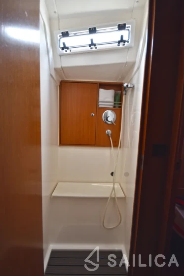 Bavaria 45 Cruiser - Yacht Charter Sailica