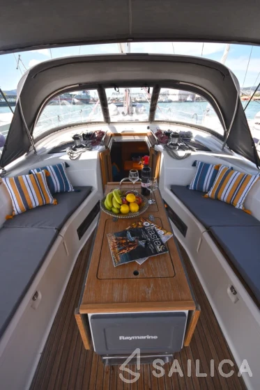 Bavaria 45 Cruiser - Yacht Charter Sailica