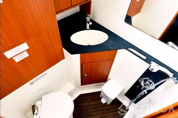 Bavaria 45 Cruiser - Yacht Charter Sailica