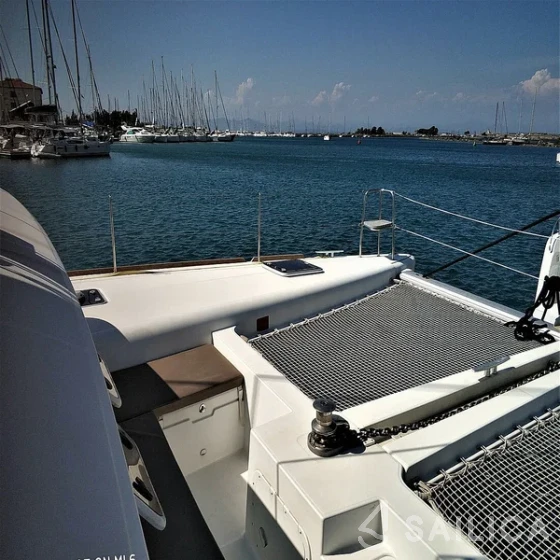 Lagoon 450  Flybridge - Yacht Charter Sailica