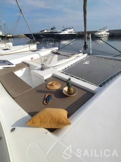 Lagoon 450  Flybridge - Yacht Charter Sailica