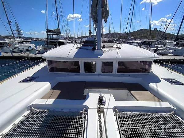 Lagoon 450  Flybridge - Yacht Charter Sailica