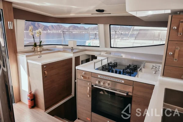 Bali 4.8  - Yacht Charter Sailica